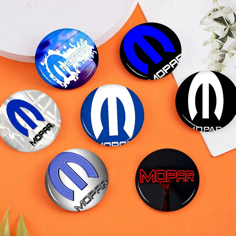 M-MOPAR Photo Brooches Creative Round Badge Gifts Pins 32/44/58mm