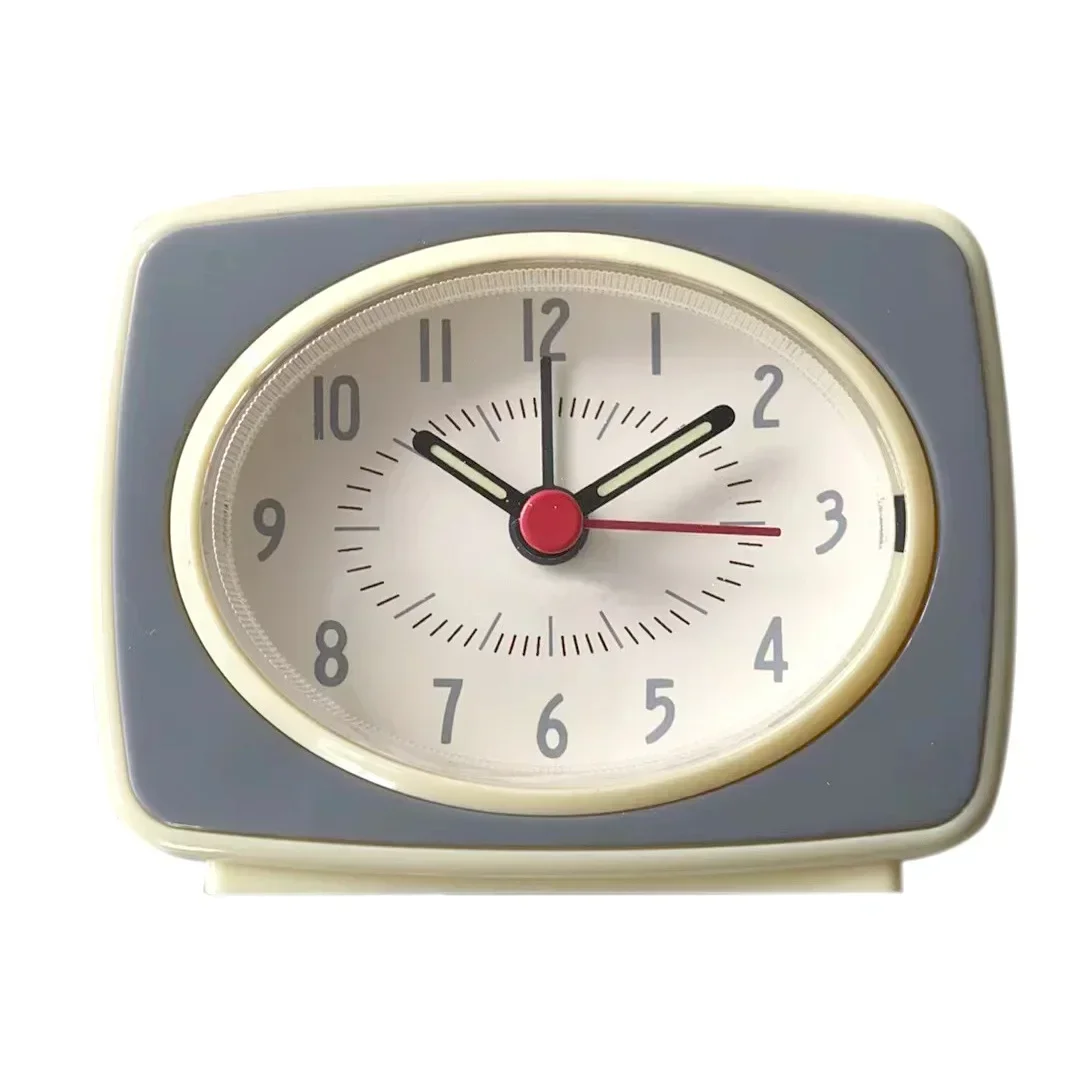 Vintage Alarm Clock with Fluorescent Hands Emotional Interior Decoration Prop Battery-Powered Desktop Clock Home Gift
