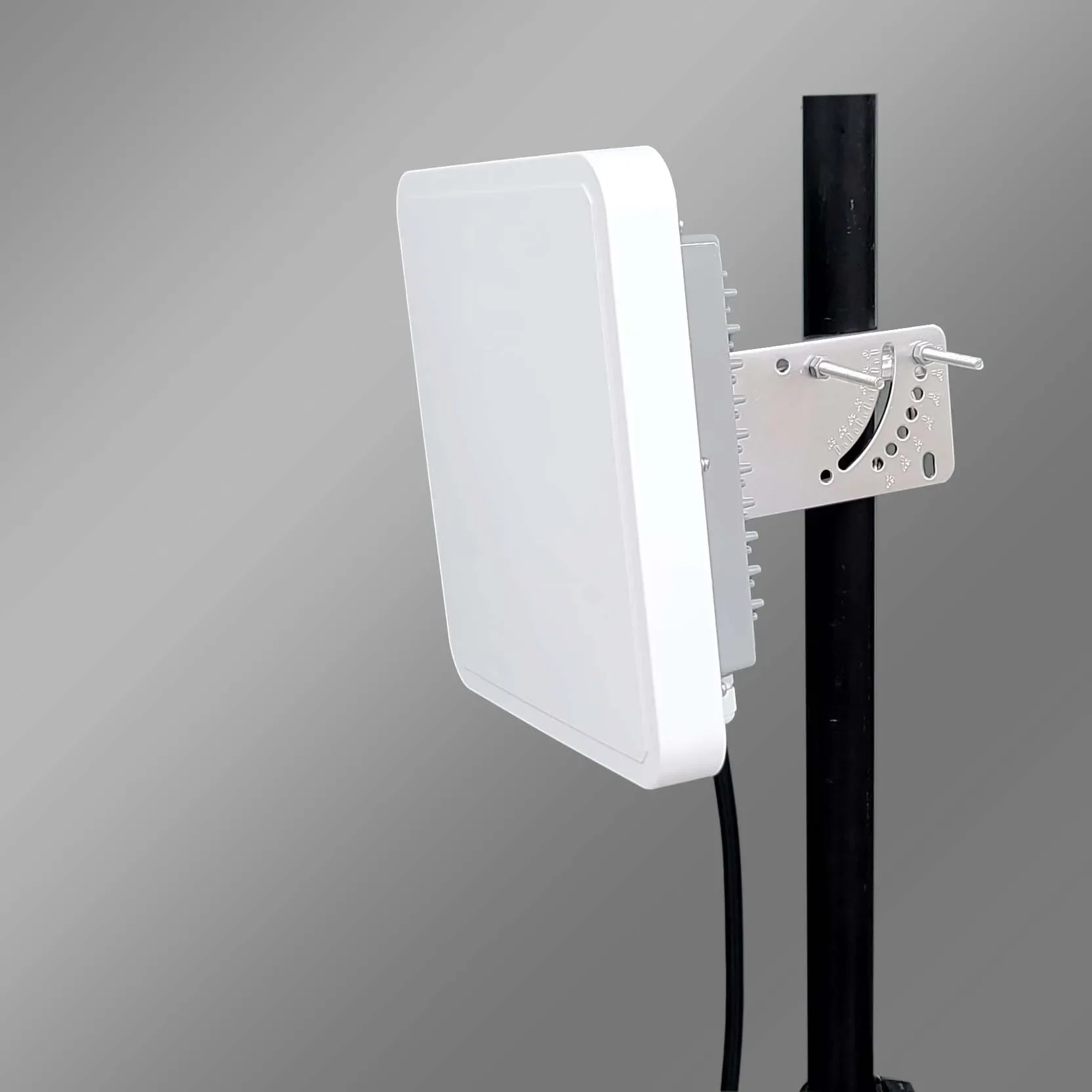 Hot sales 0-15 meters rfid uhf reader 9dbi Antenna RS232 USB Wiegand 860~960Mhz A901 uhf rfid reader