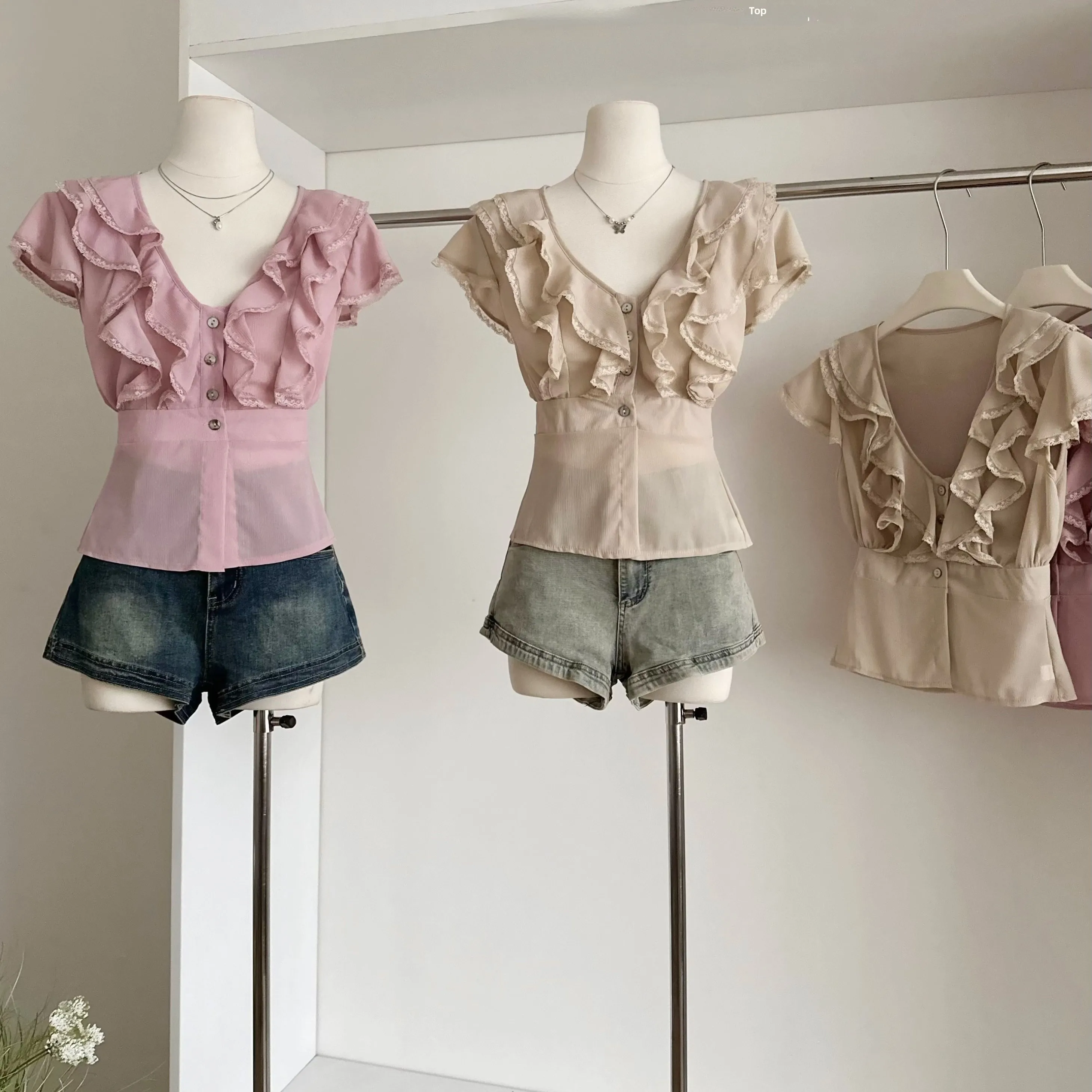 

Sweet And Gentle Lace Trim Blouse Women's Summer 2025 New Style V-neck Short Sleeve Slim Fit Top Korean Style Commute Wind