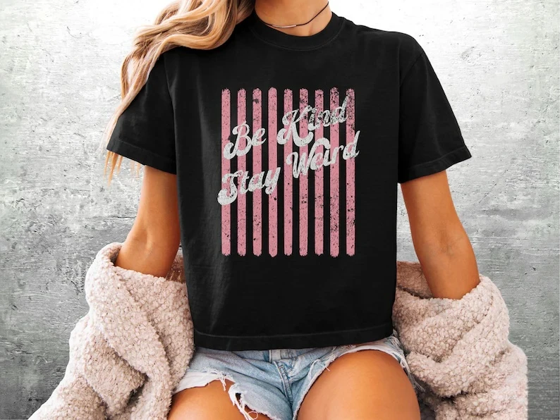 Be Kind Stay Weird Women’s Crop Top, Comfort Colors 3023CL Boxy Tee, Positive Quote Graphic T-Shirt, Trendy Cropped Boxy Casual Top