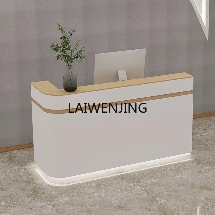 

HLZ clothing store checkout page simple modern corner reception table