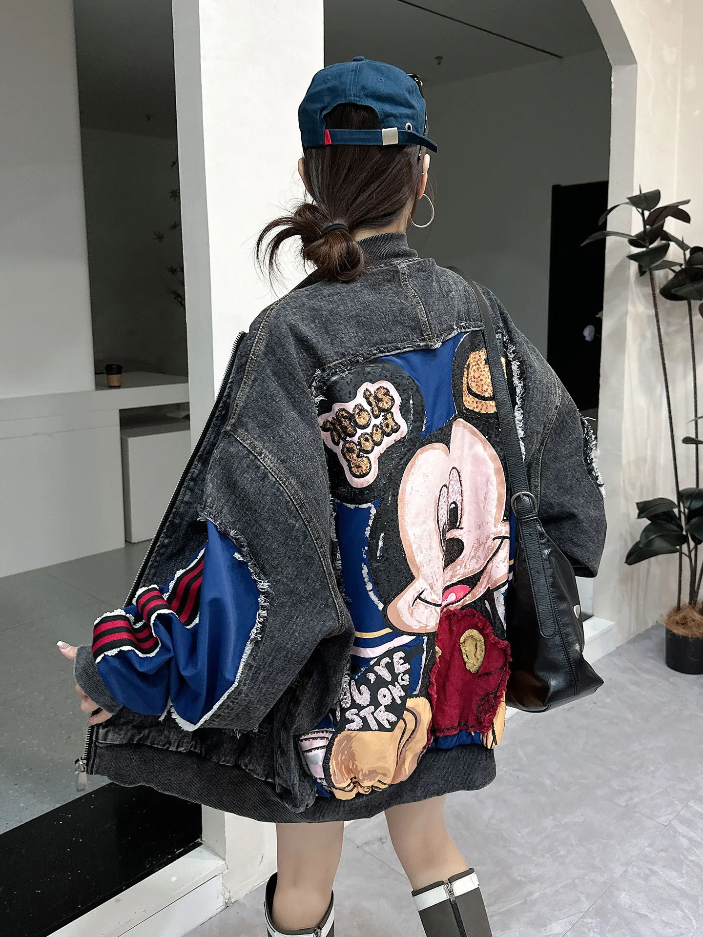 

Faionable Glitter Embroidery Motorcycle Jaet Women's Denim Coat Casual Loose Fit Cotton Long Sve Zipper Closure