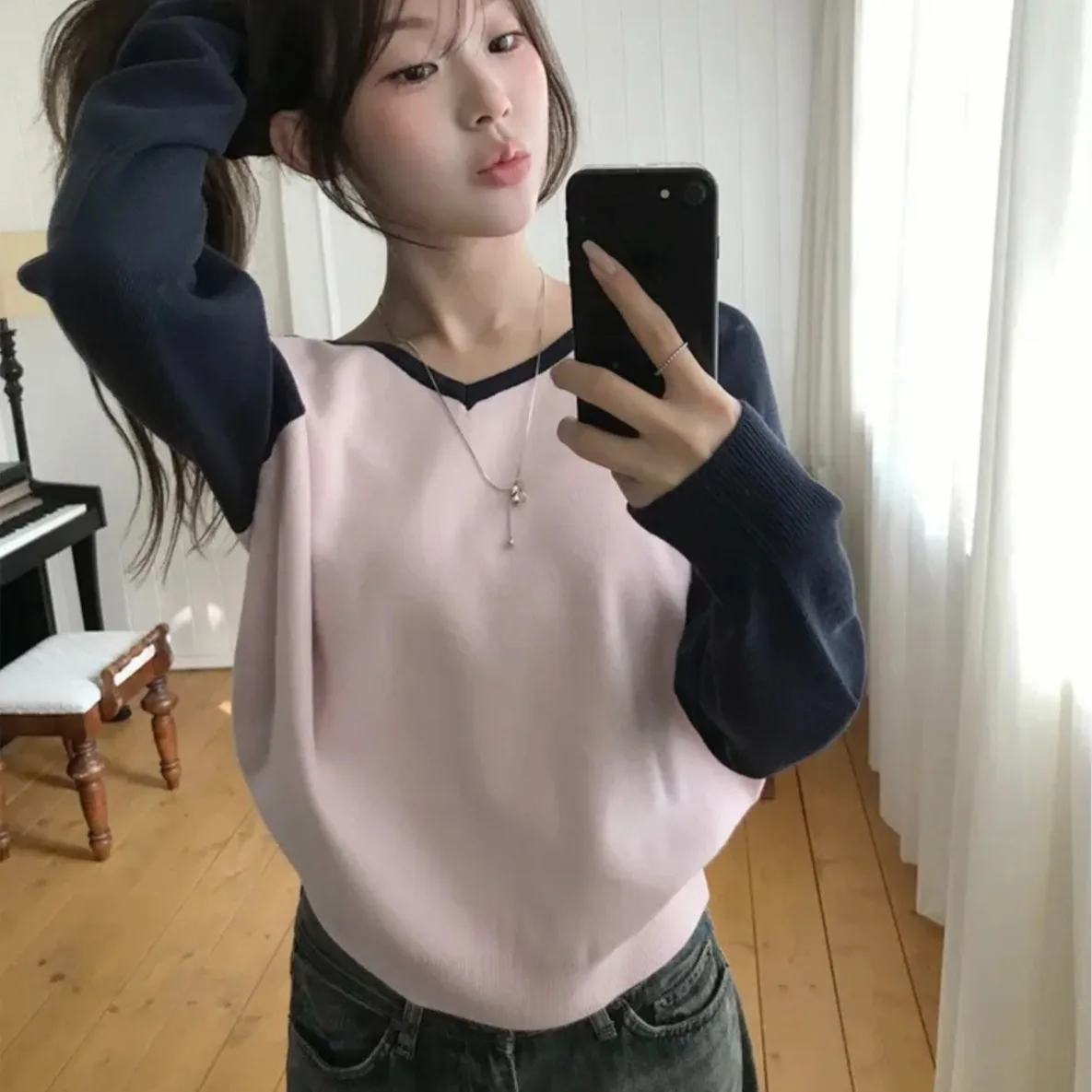 Loose Long Sleeve Knitted Sweater Women's Casual Style V-Neck Patchwork Color Slimming Top Korean Version New Arrival