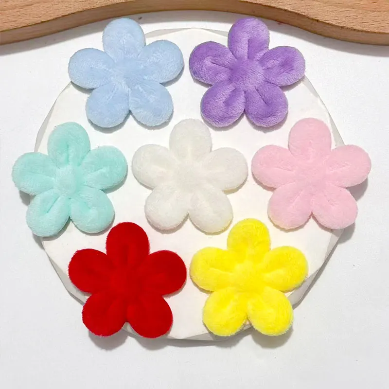 50 Stück 4,5 cm Plüsch-Applikationen mit fünf Blütenblättern, gepolstert, für DIY-Haarspangen, Kleidung, Schuhe, Mützen, Dekorationen, Patches für kreatives Basteln – Detail 8