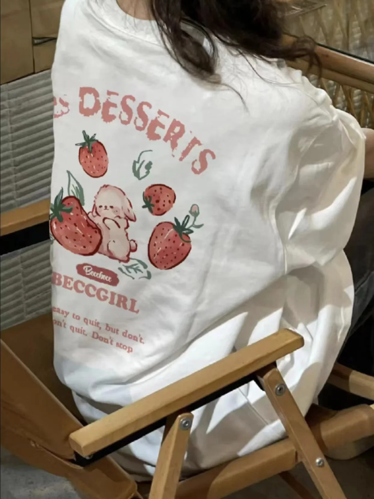 تي شيرت حريمي بطباعة رسومات فراولة ورنب كاواي على الموضة تي شيرتات كاجول فضفاضة غير رسمية بأكمام قصيرة كبيرة