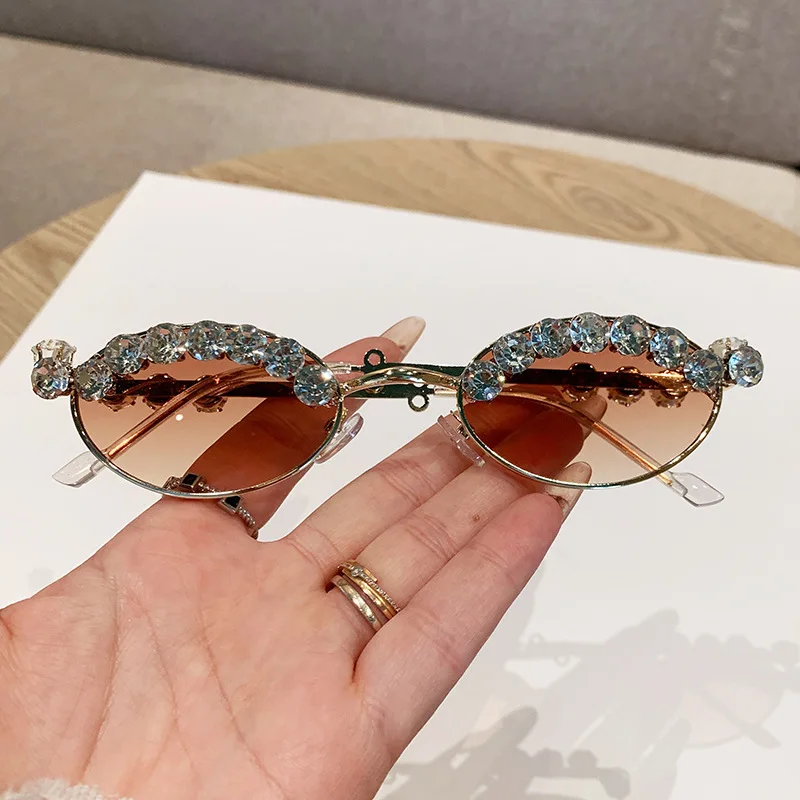 

Fashionable Simple and Elegant Oval Frame Sunglasses for Street Photography and Sun Protection Sunglasses