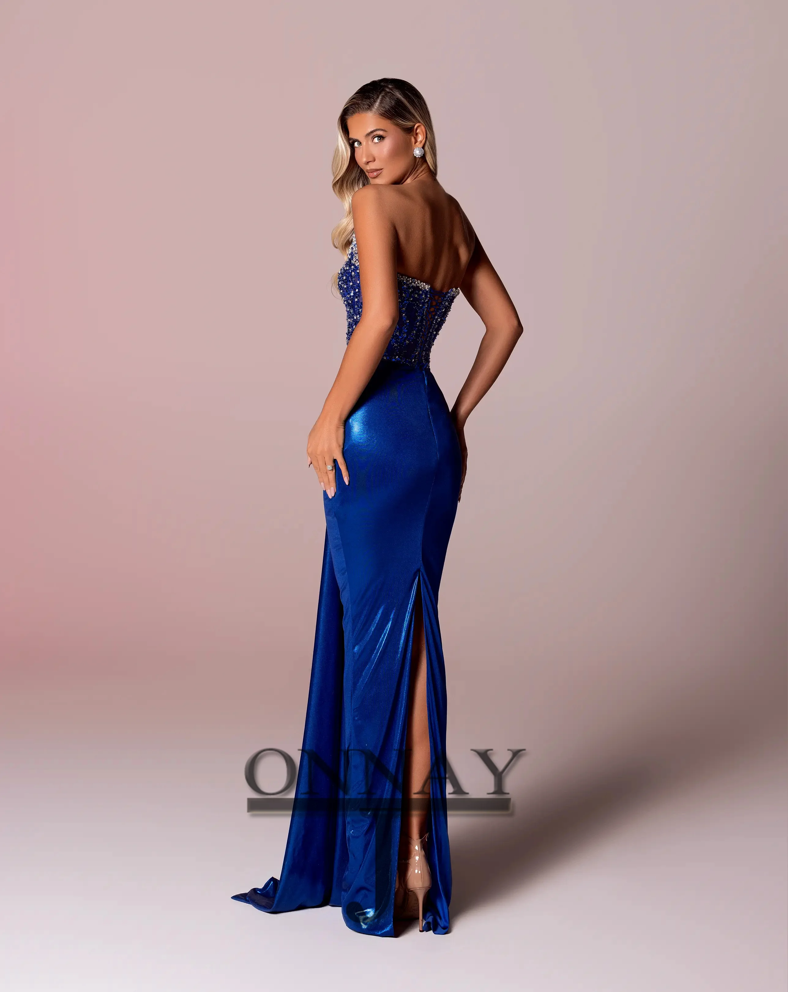 ชุดราตรีหนังสีน้ำเงินรอยัลแบบสั่งตัด W1025 ประดับลูกไม้คริสตัลสไตล์เมอร์เมด ดูไบ ซาอุดีอาระเบีย ชุดราตรีสำหรับงานเลี้ยง ไซส์พลัส