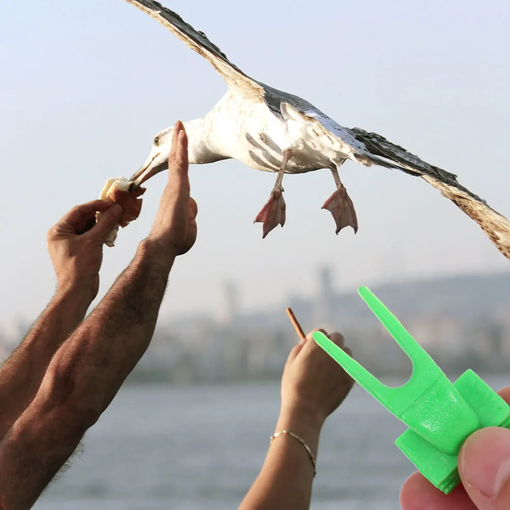 

50pcs White Small Bird Cage Fruit Forks Plastic Parrot Vegetable Skewers Feeder Accessories Pet Training Supplies