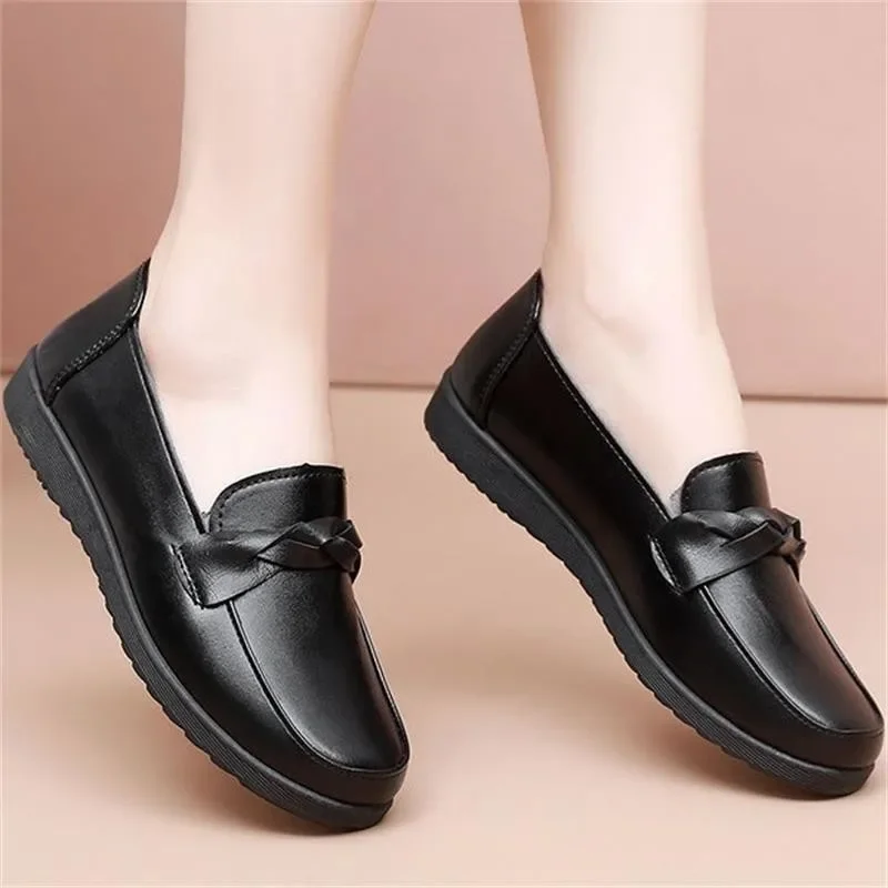 2024 Hot Selling Dames Platte Schoenen Zachte Moeder Schoenen Comfortabele Vrijetijdsschoenen Dames Herfst Sleehak Lederen Zapatos Mujer