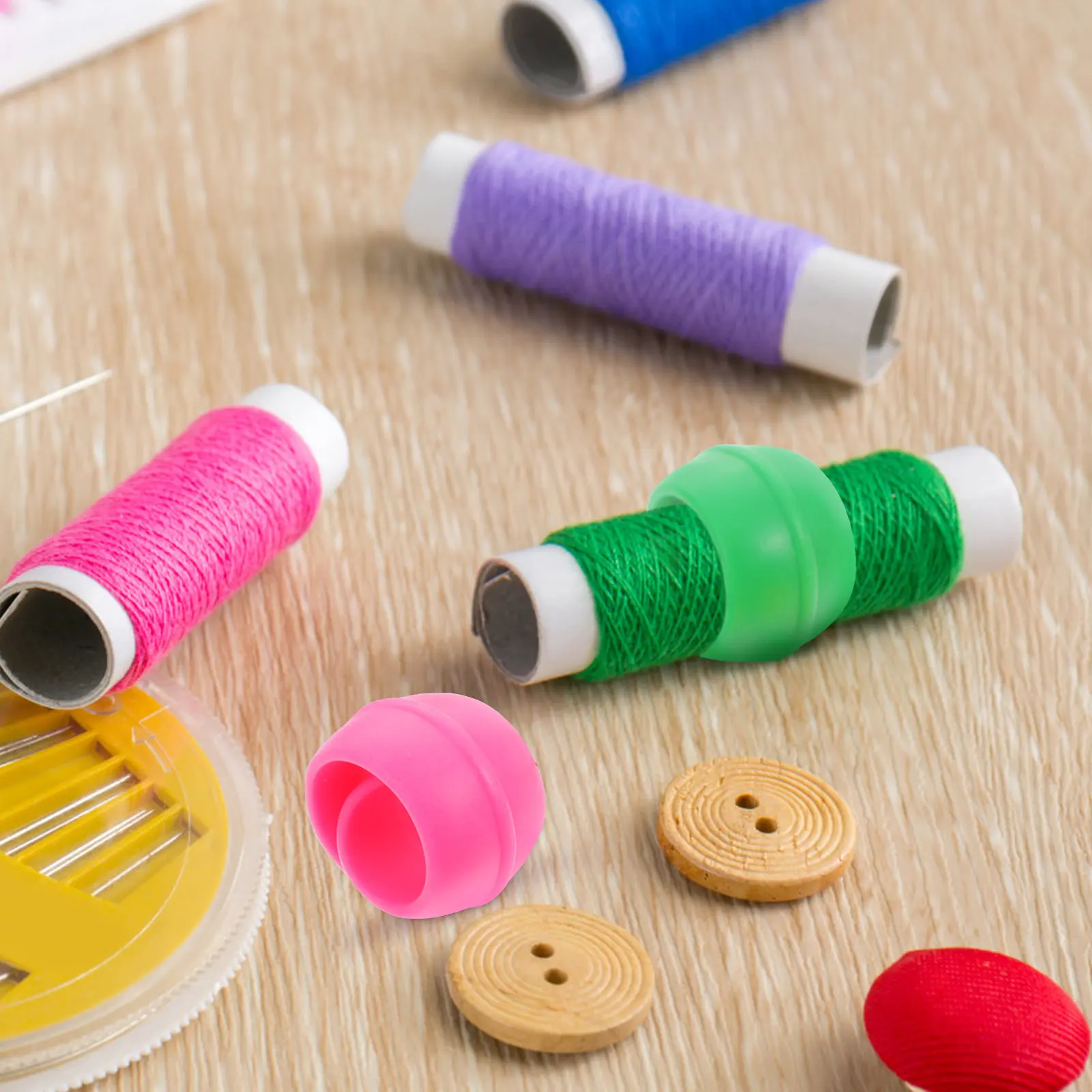 

50Pcs Bright Color Silicone Bobbin Clamps Reusable Sewing Thread Fixator for Embroidery Quilting Sewing Shop Home Use Bobbin