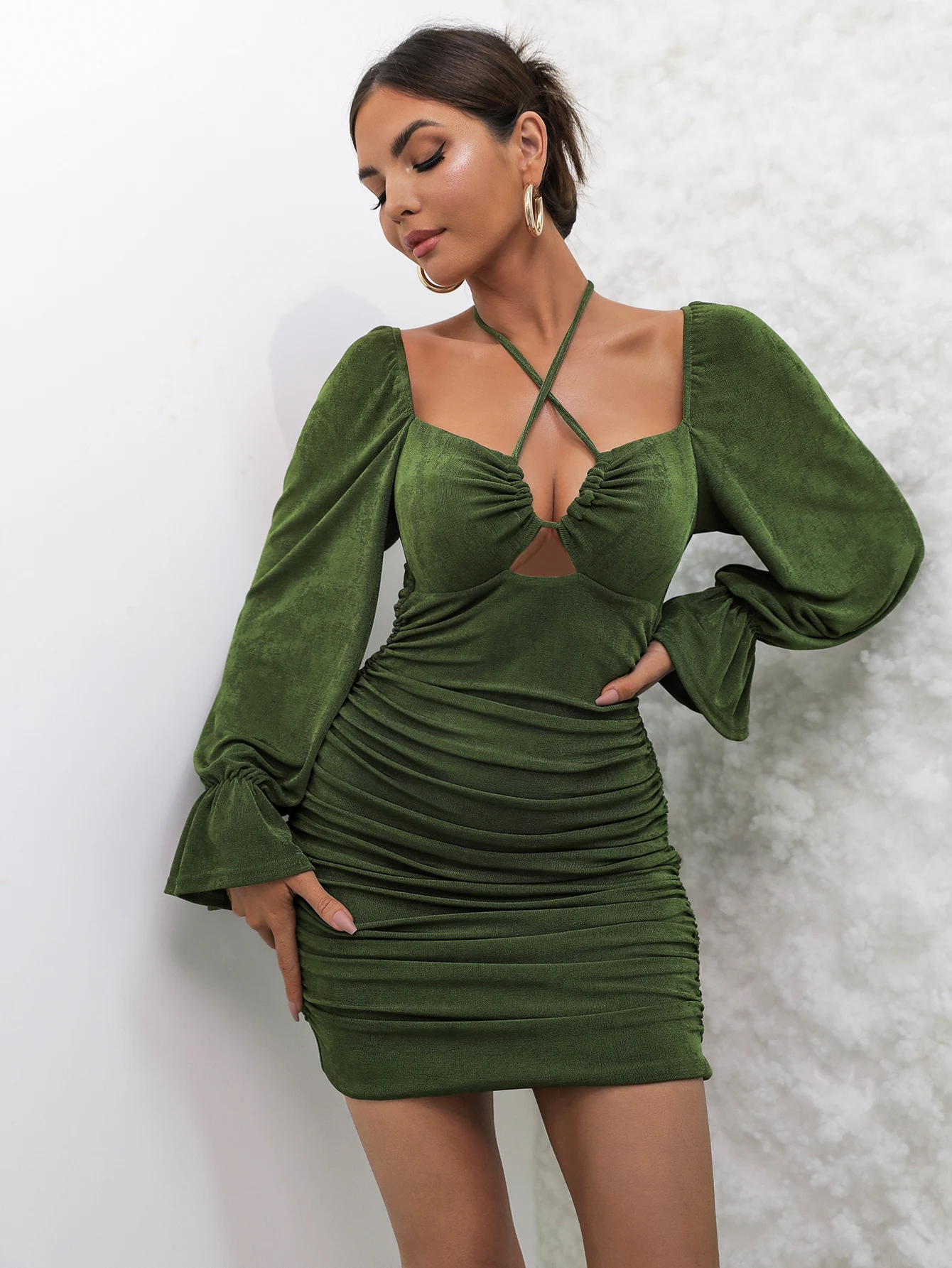 ชุดเดรสแขนสะบัดเซ็กซี่ ชุดเดรสผู้หญิง Ruched หรูหรา ตัดผูกหลัง ชุดเดรสเข้ารูป Sweetheart