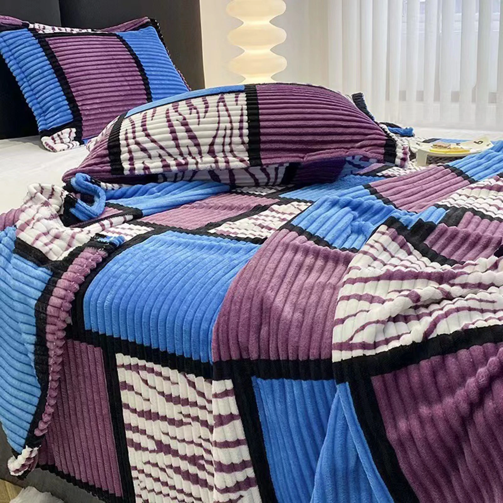 

Super Soft Flannel Cozy Blankets Comfortable to Use Air Conditioning Blanket Suitable for Household All Season