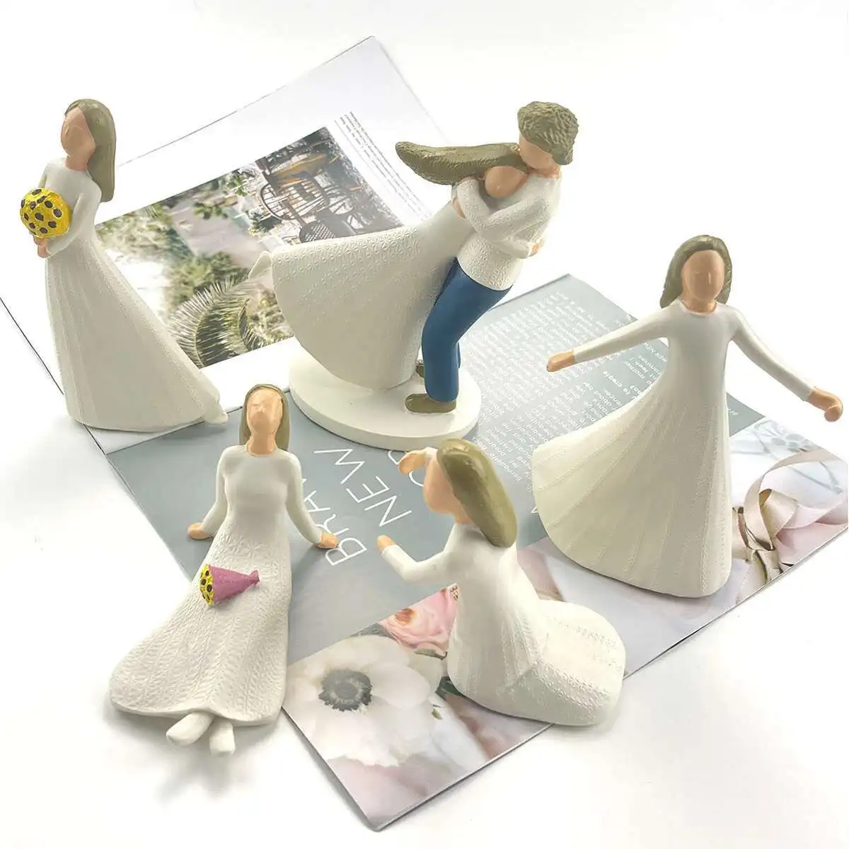 

New Dancing Girl Dance Couple Resin Decoration Girl Home Warm Sisters Creative Gift