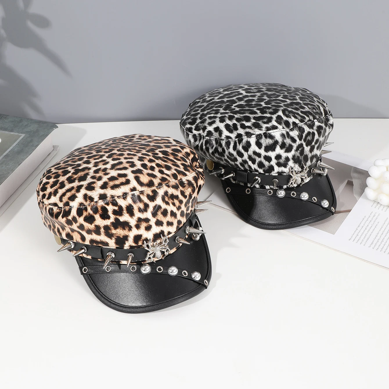 Sweet cool Spice Girl style riveted spider hoop PU leather newsboy hat Y2K fashion trend shopping face small beret