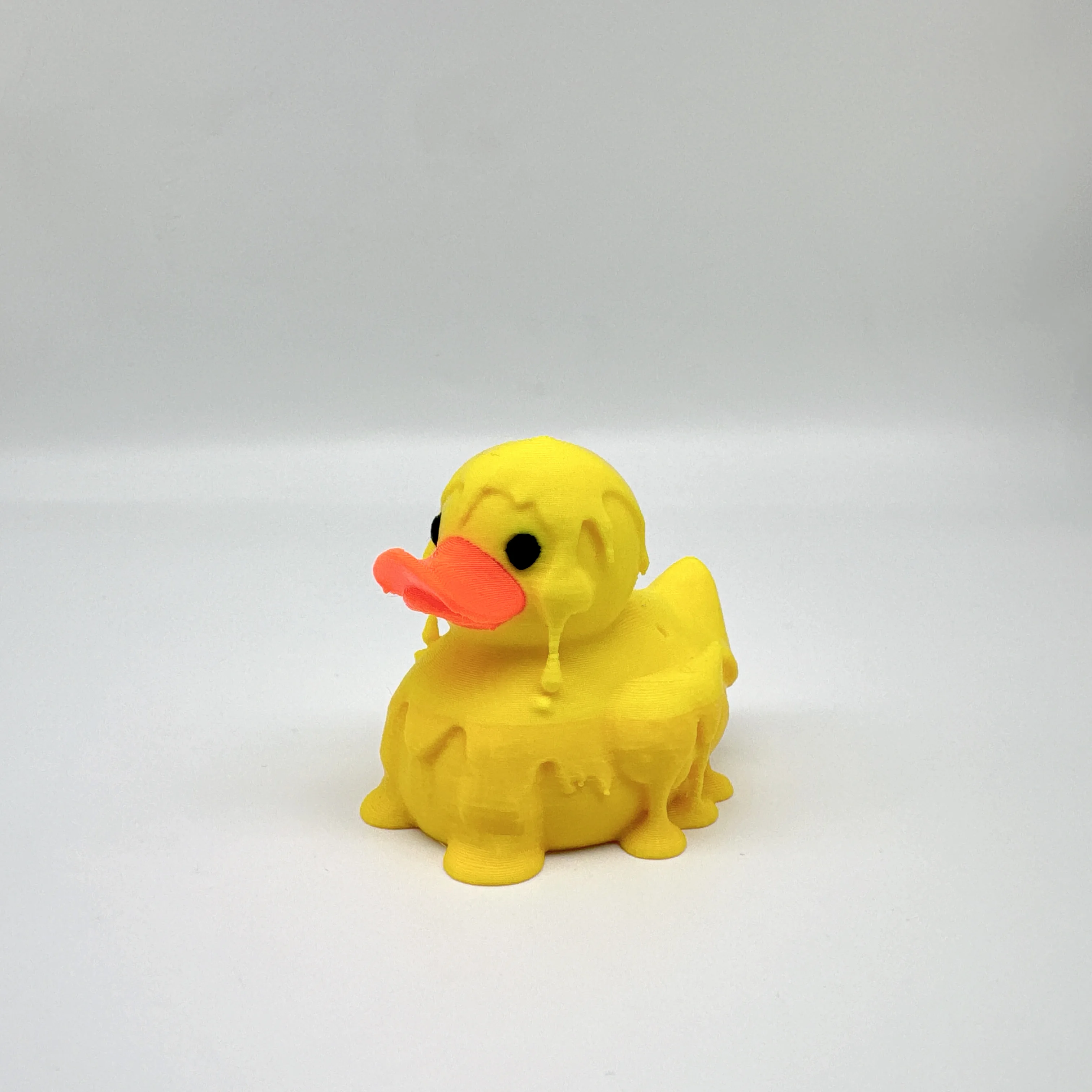 تمثال بطة صفراء مذابة ثلاثي الأبعاد، بلاستيك متين، مناسب للاستخدام الداخلي/الخارجي، سطح المكتب، الحديقة، السيارة، هدية تزيين المنزل #4