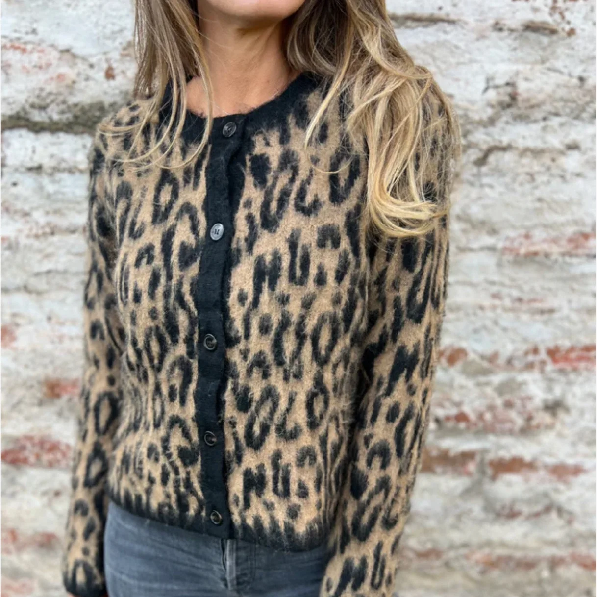 

Женский коричневый вязаный кардиган с леопардовым принтом в стиле ретро, мягкий короткий свитер с круглым вырезом, куртка в американском стиле
