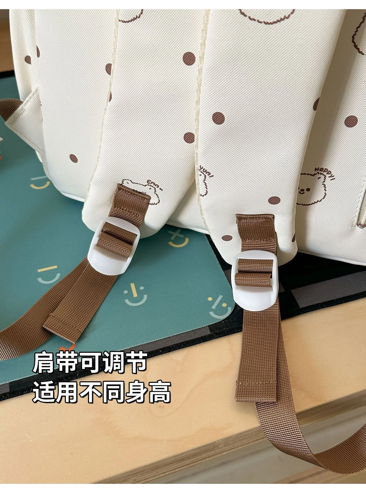 Neuer Studenten-Tagesrucksack aus Canvas für Damen mit Punktdruck und Flauschigem Bären-Patch, Leichte Schultasche für Teenager mit Stern-Anhänger – Detail 12