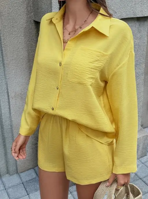 

Женский комплект-двойка 2026: Новинка весны/лета, модный, легкий, повседневный, для отпуска, свободный крой, рубашка и шорты. Женская одежда.