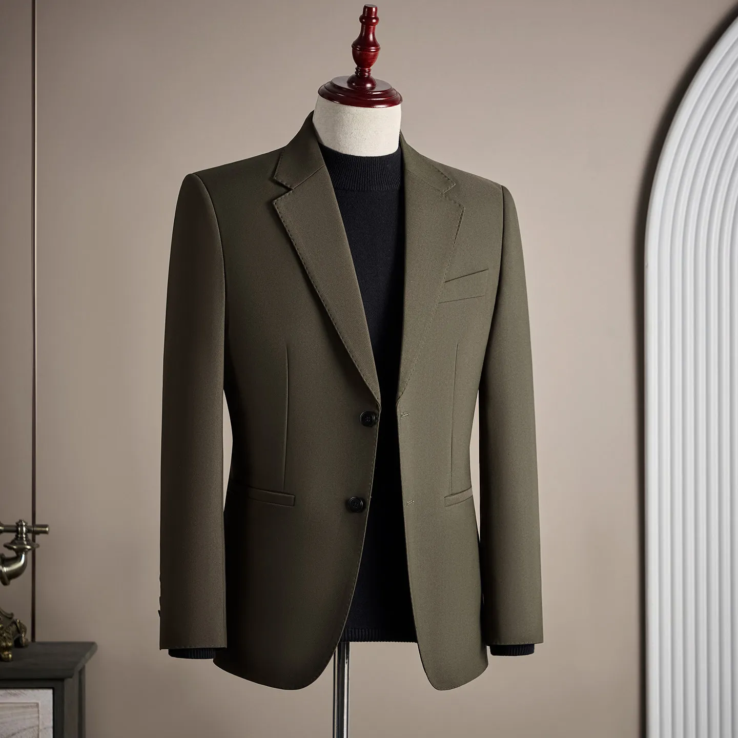 

High-quality autumn and winter men's stylish, cool and trendy solid-color British-style business casual suit jacket, single west