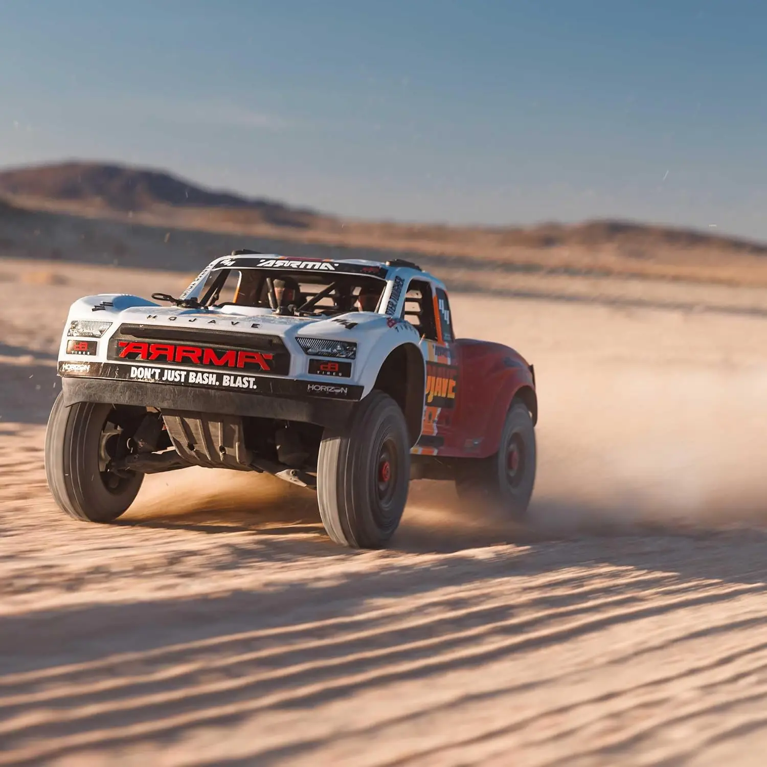 

Mojave RC Truck 4X4 4S BLX 1/8th Scale Desert Truck RTR (Battery and Charger Not Included), White/Red ARA4404T1