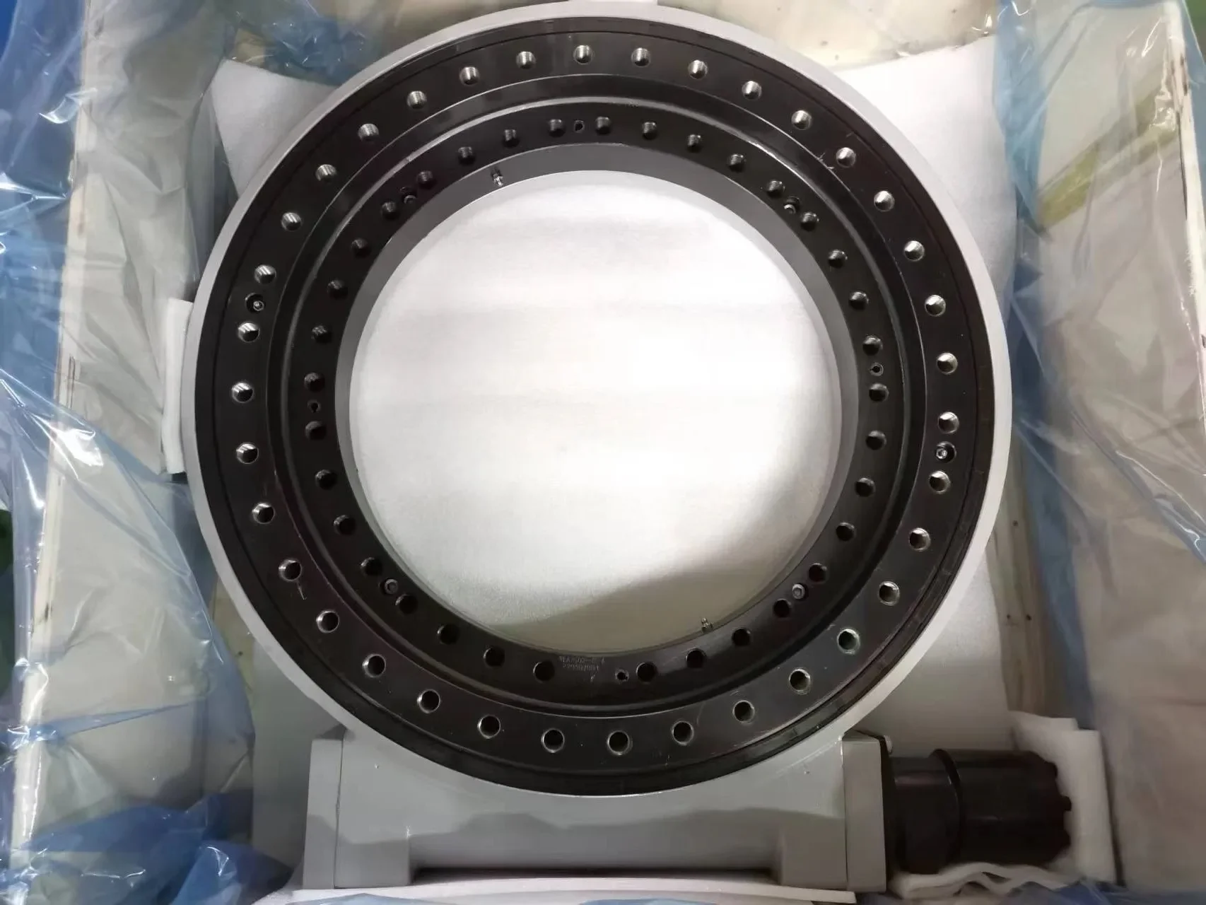 Sun Tracking Solar Panel Mount Solar Tracker 3 Year Flat Single Shaft  All Foundation Types