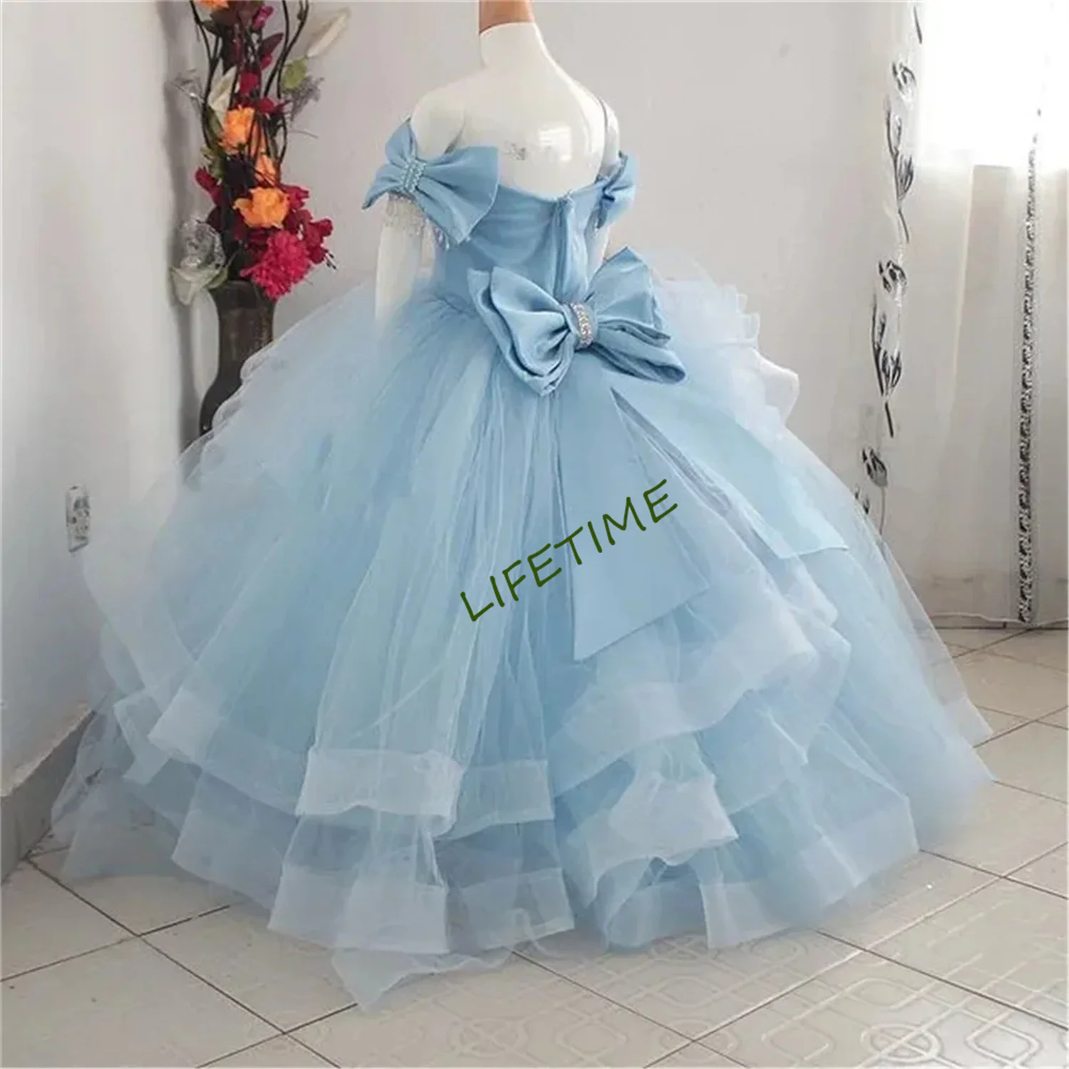 Customized Crystals Beaded Flower Girl Ball Gown Tulle Dress Little Girl Wedding First Communion Pageant Cheap Gowns