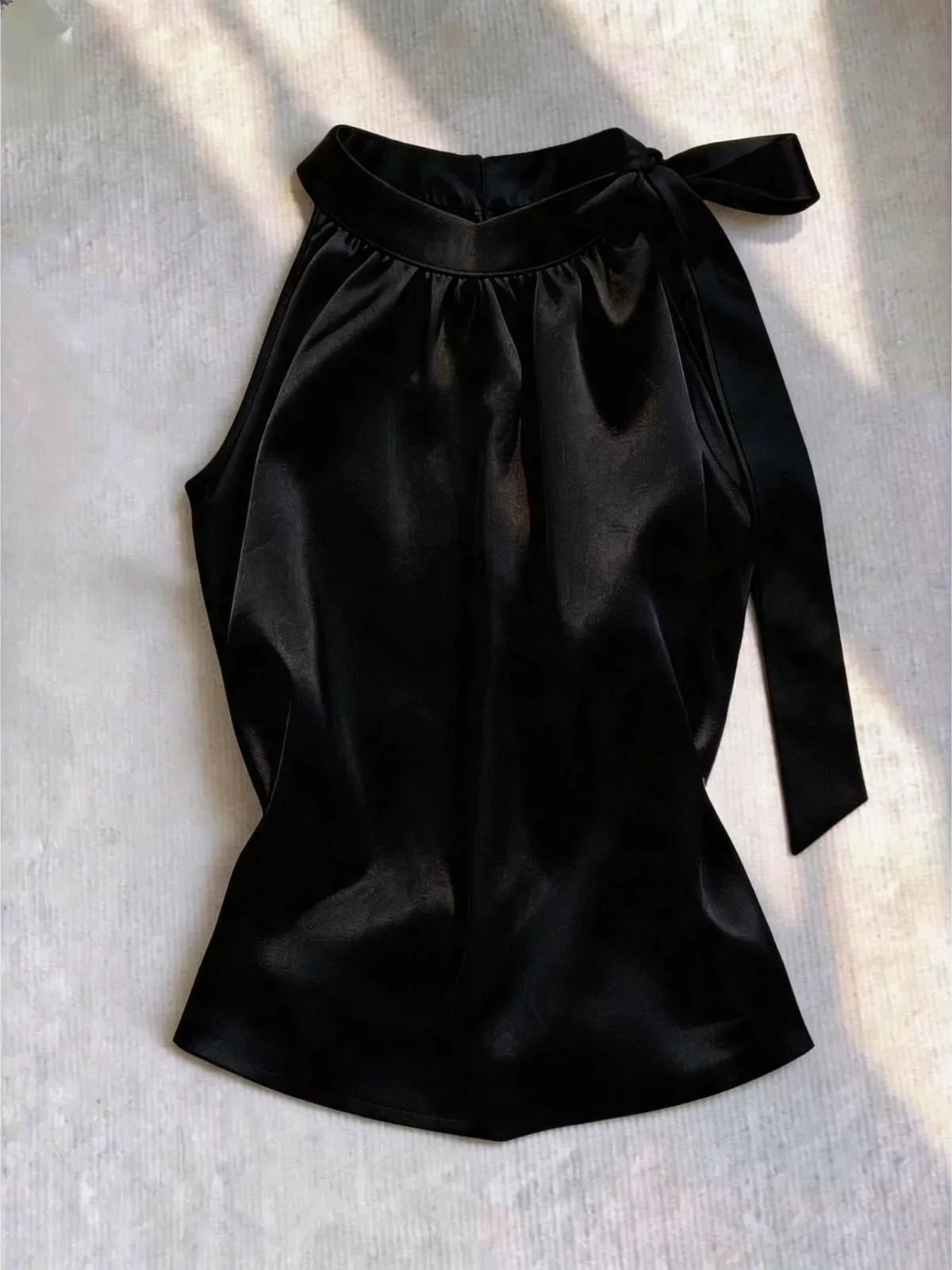 Elegant Black Bow-Tied Vest Women's Slim Fit Sleeveless Overhead Shirt Casual Style Summer Fashionable Neck Hanging Design
