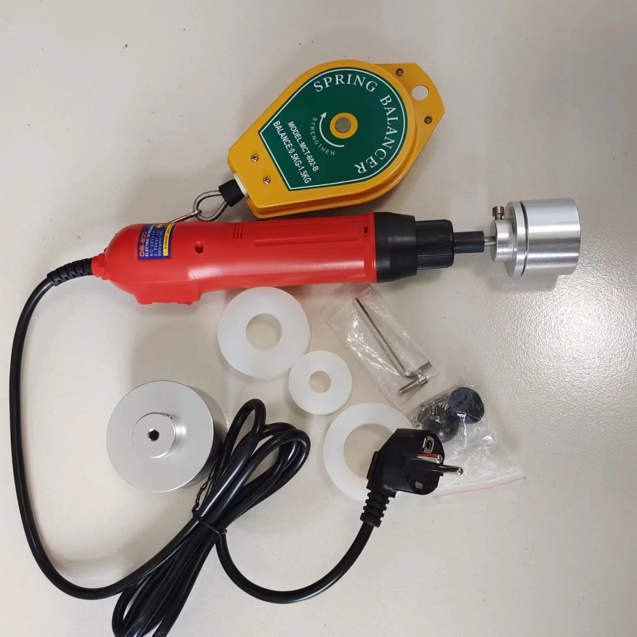 

Small Portable Pet Bottle Capper Machine for Plastic Thread Water Bottle Cap Manual Bottle Capping Machine