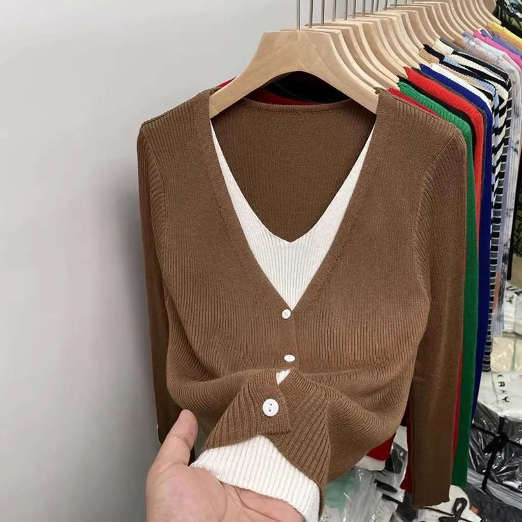 

Women's Versatile Long-Sleeved V-Neck Cardigan Korean Style Sweater for Spring And Autumn Stretch Fake Two-Piece Effect