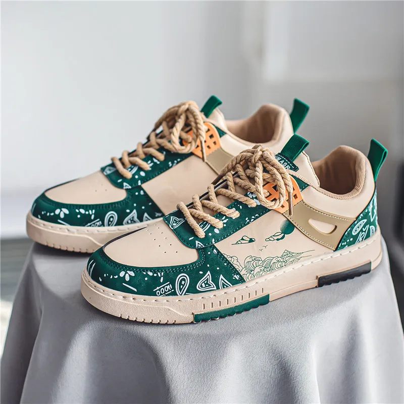 

Мужская корейская повседневная обувь, новая летняя нескользящая удобная уличная обувь на мягкой подошве на плоской подошве, прогулочная обувь, модная молодежная спортивная обувь для доски