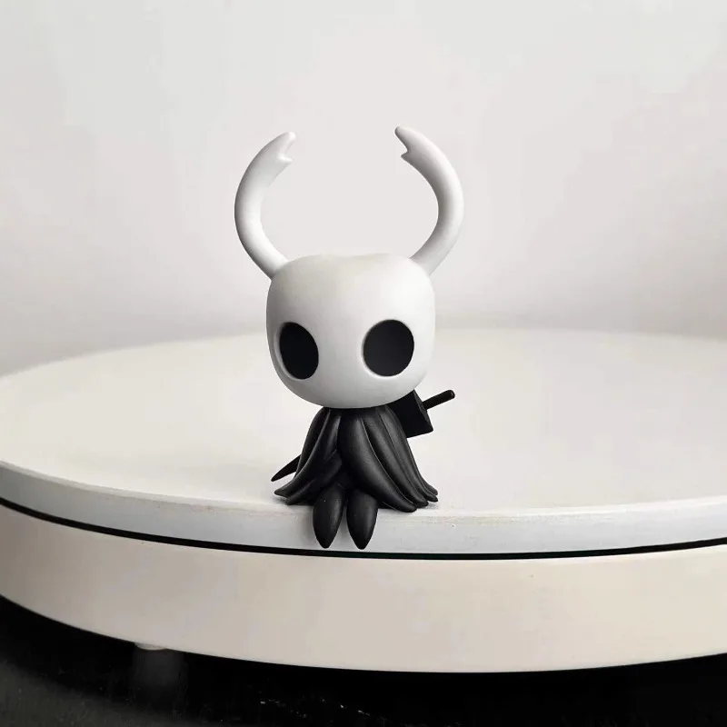 

10cm New Game Hollow Knight Sitting Little Knight Q Version Figure Car Ornament Trendy Toy Model Decorative Supplies