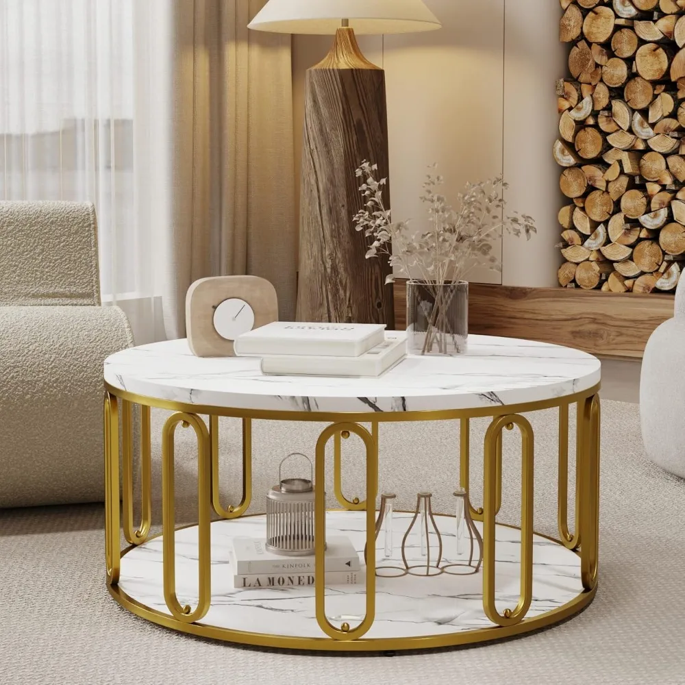 طاولة قهوة خشبية بيضاء منقوشة بالرخام مع مساحة تخزين مستديرة وأرجل معدنية ذهبية لغرفة المعيشة