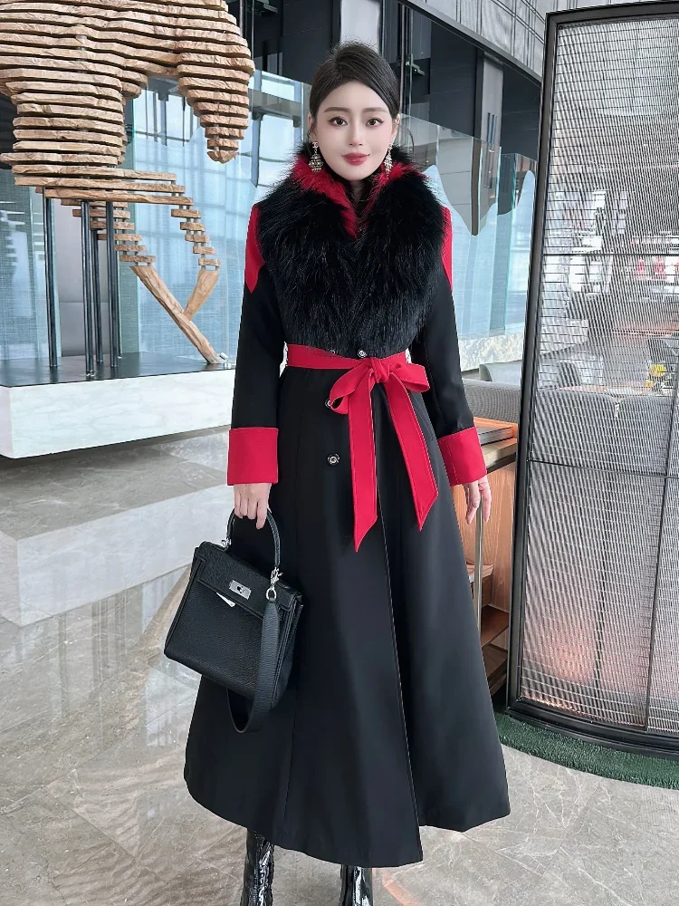 Specially designed color blocked warm coat for women 2024 with a retro temperament and plush collar Long coat for snowy days