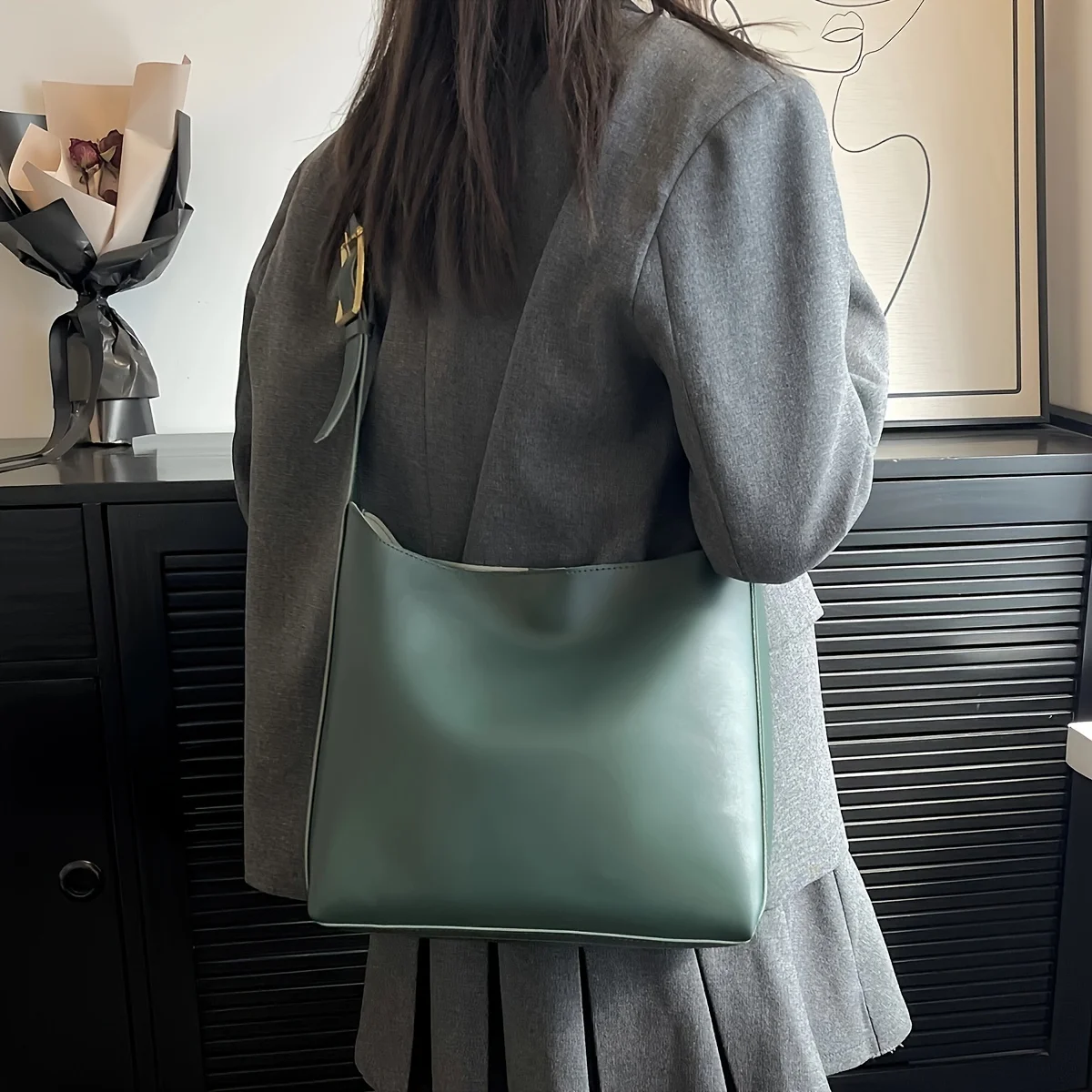 High-capacity single shoulder bag women\'s bag retro 2024 new texture tote bag fashion casual commuter messenger bag