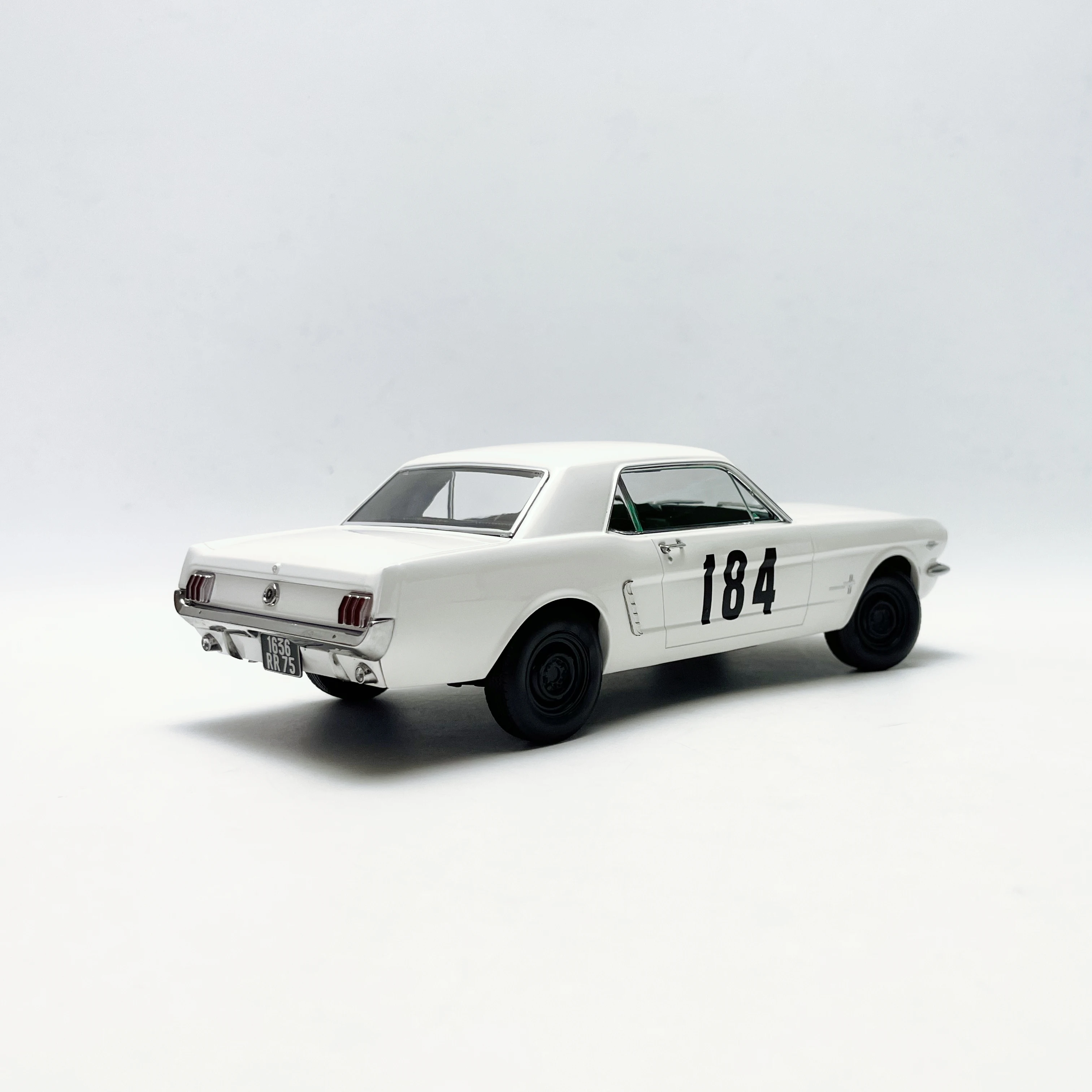 Norev 1/18 Ford Mustang 184 Mustang 1965 Alloy Car Model view 4