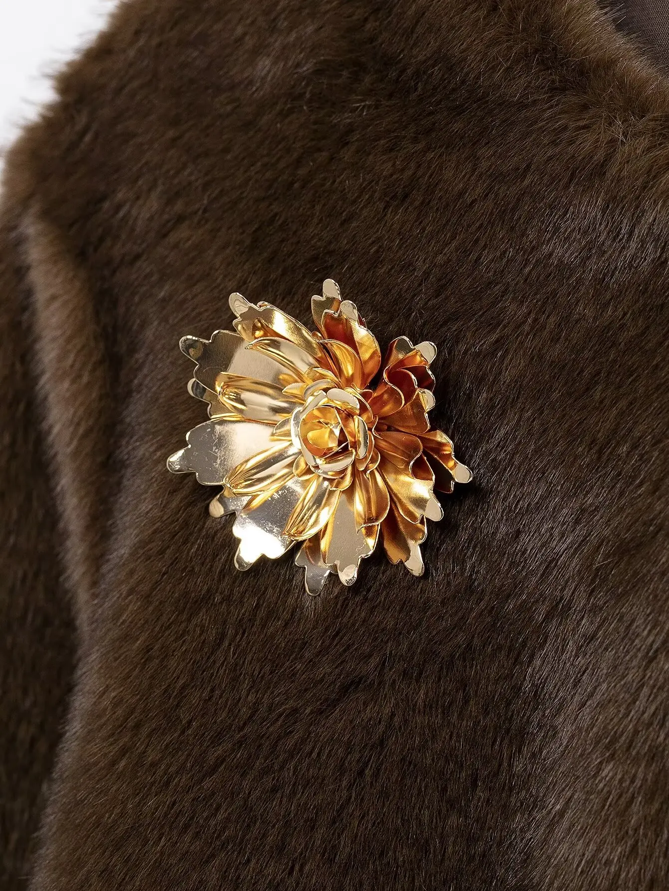 TRAFZA, chaquetas cálidas informales para mujer, abrigo de invierno marrón con cuello redondo y mangas largas con broche de flores, abrigo decorativo de un solo pecho para mujer a la moda