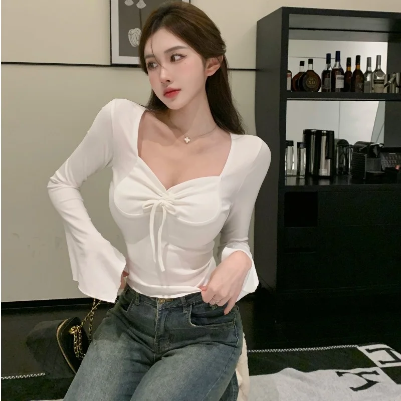 Camiseta de Mujer con Diseño Sexy y Picante, Cuello Cuadrado, Cinturón, Manga Campana, Estilo Coreano, Nueva Colección Otoño