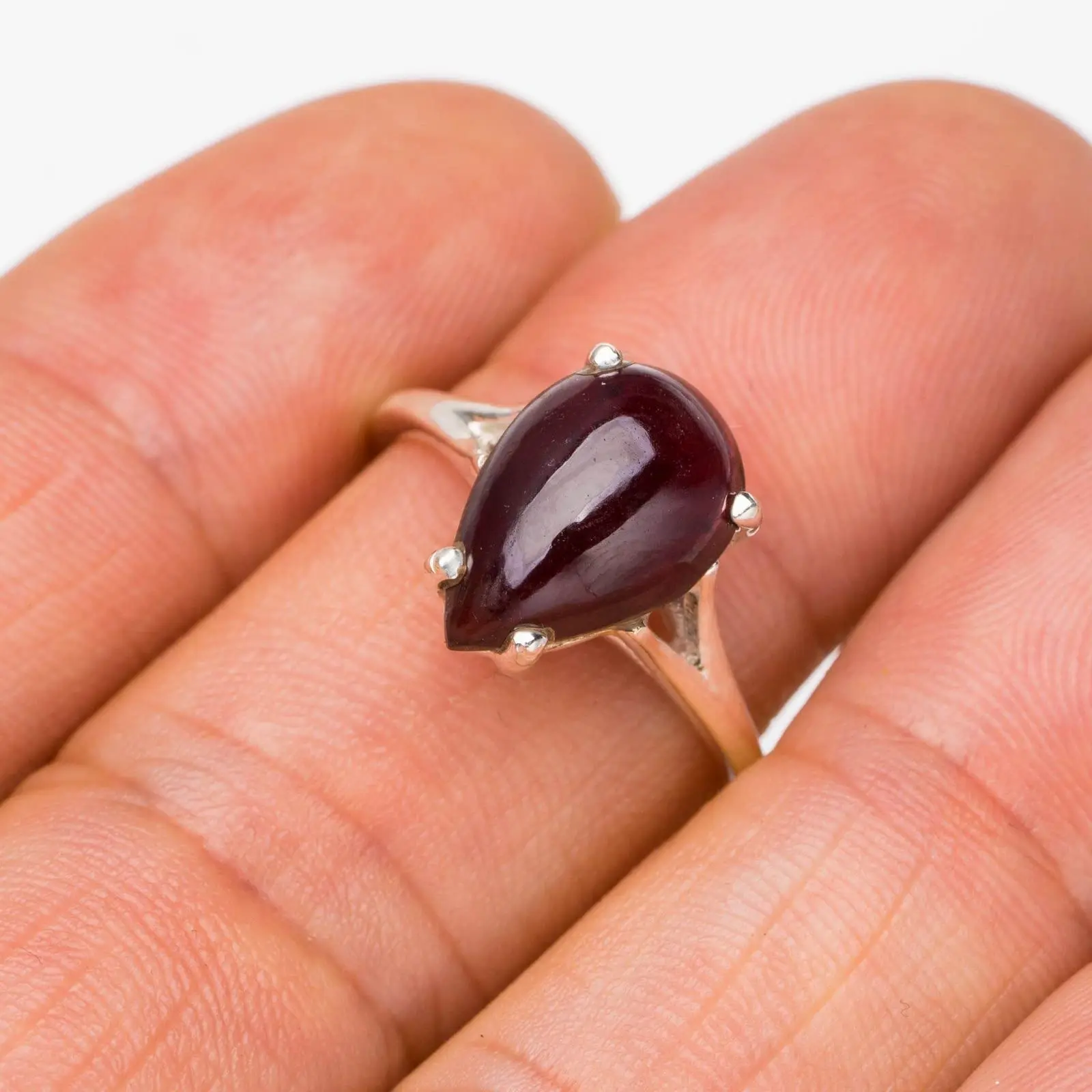 

Кольцо StarGems из стерлингового серебра 925 пробы с натуральным аметистом ручной работы 7,75 E9035