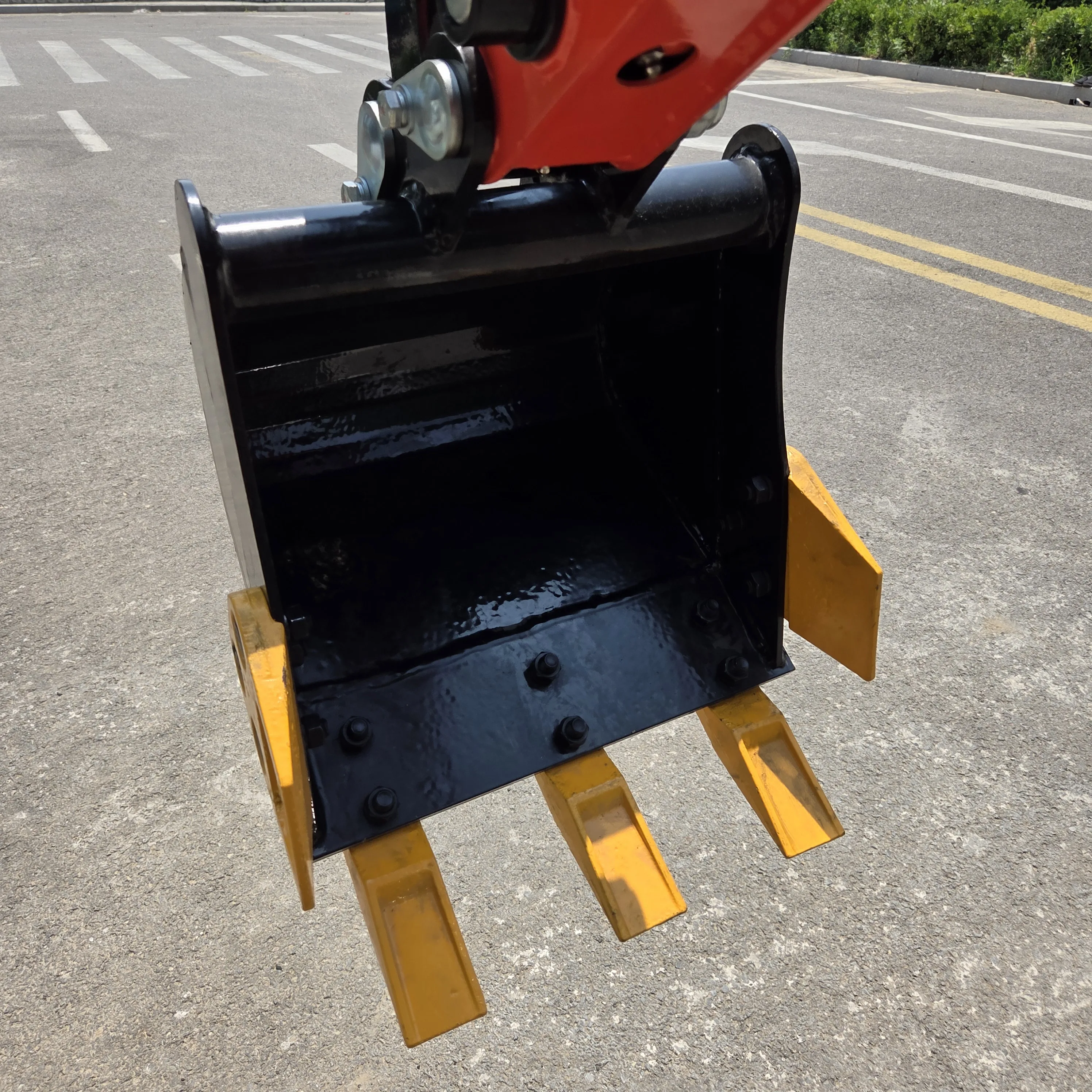 Supports 360-degree rotation,Easy to operate, 0.8-ton EPA mini excavator – a new model customized for urban construction