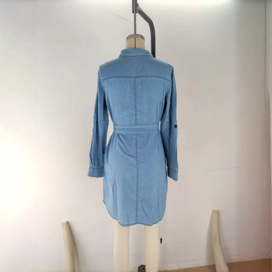 أزياء المرأة عارضة الدنيم اللباس بلون طويل الأكمام زر أسفل طية صدر السترة فستان قصير مع حزام قمصان اللباس