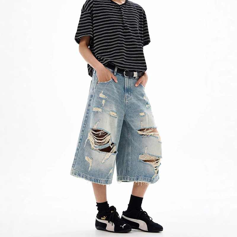 WTHT Fashion Men Gradient Hole Burr Edge Do Old Design Denim Short Pant Vintage 2026 Summer High Street Loose Shorts Male 2A3127
