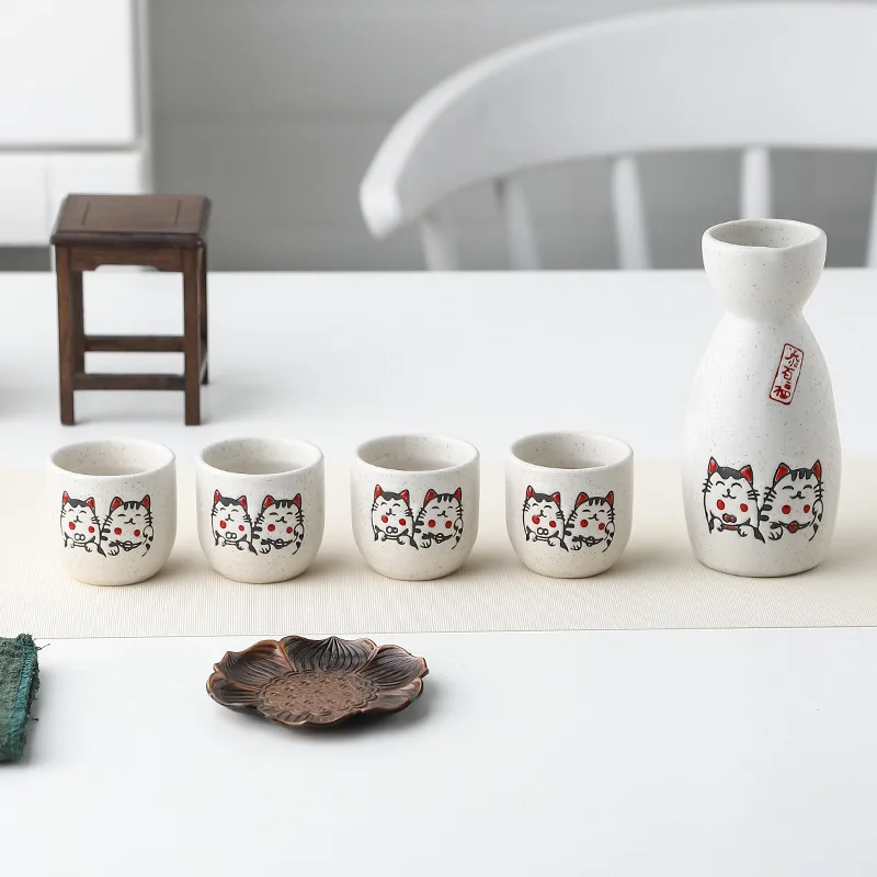 Ceramic Japanese Sake Set Lucky Cat Wine Pot Flagon with 4 Wine Cups Porcelain Tokkuri Bottle Soju Cup Microwave Safe