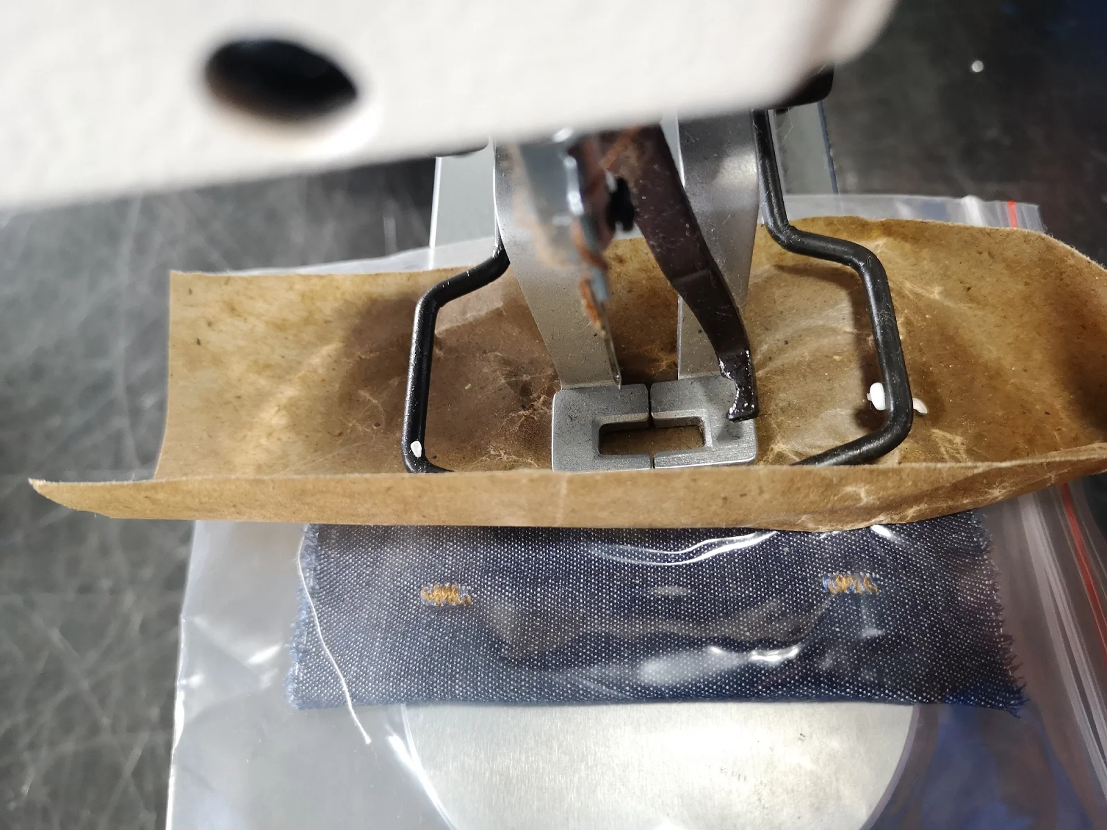 ZY781 Zoyer New Line Straight Button Holing for Light and Medium Weight Industrial Sewing Machine