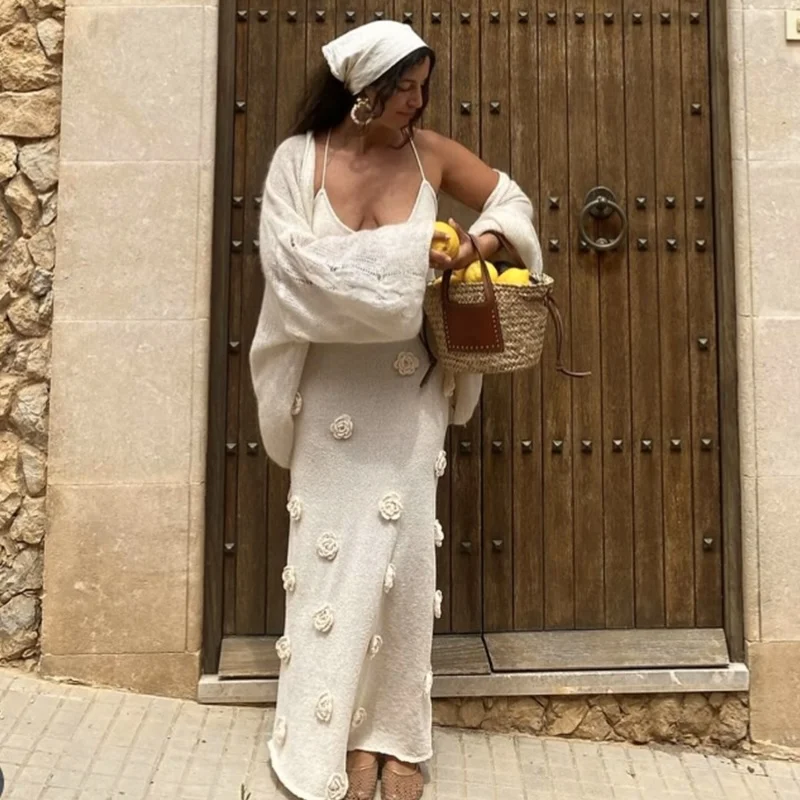 Rückenfreies Kleid mit Blumendekoration und elegantem Design, perfekt für Strandurlaub, Poolparty, modische Vertuschung