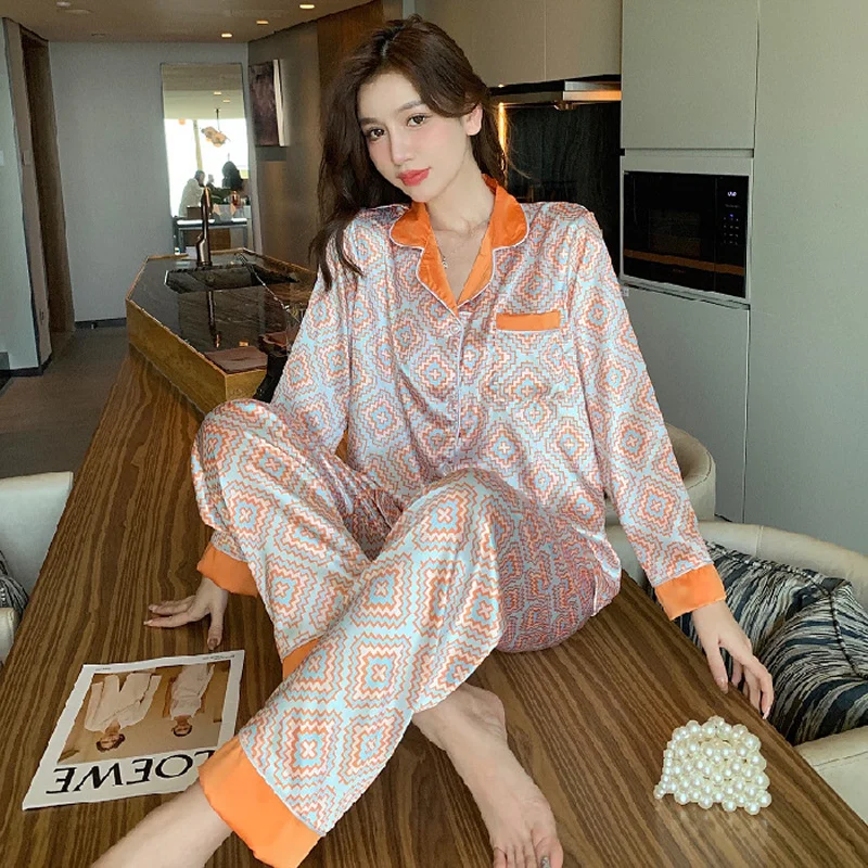 Two-Piece Women\'s Spring And Autumn Pajamas Long-Sleeved Ice-Silk Loungewear Simple Cardigan V-Neck Summer Girls Loungewear Set