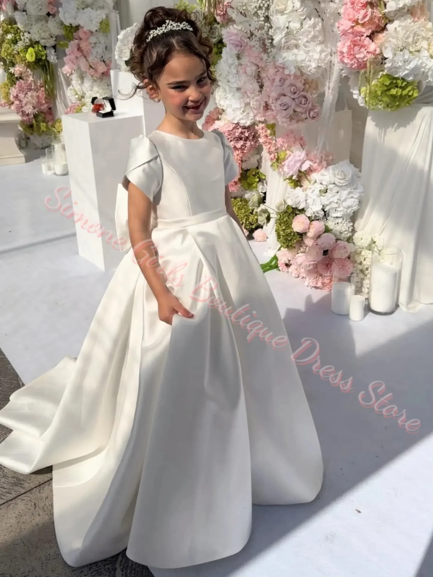 Customized White Satin Flower Girl Dress For Wedding Puffy Floor Lenghth Princess Kids Birthday Party First Communion Ball Gowns