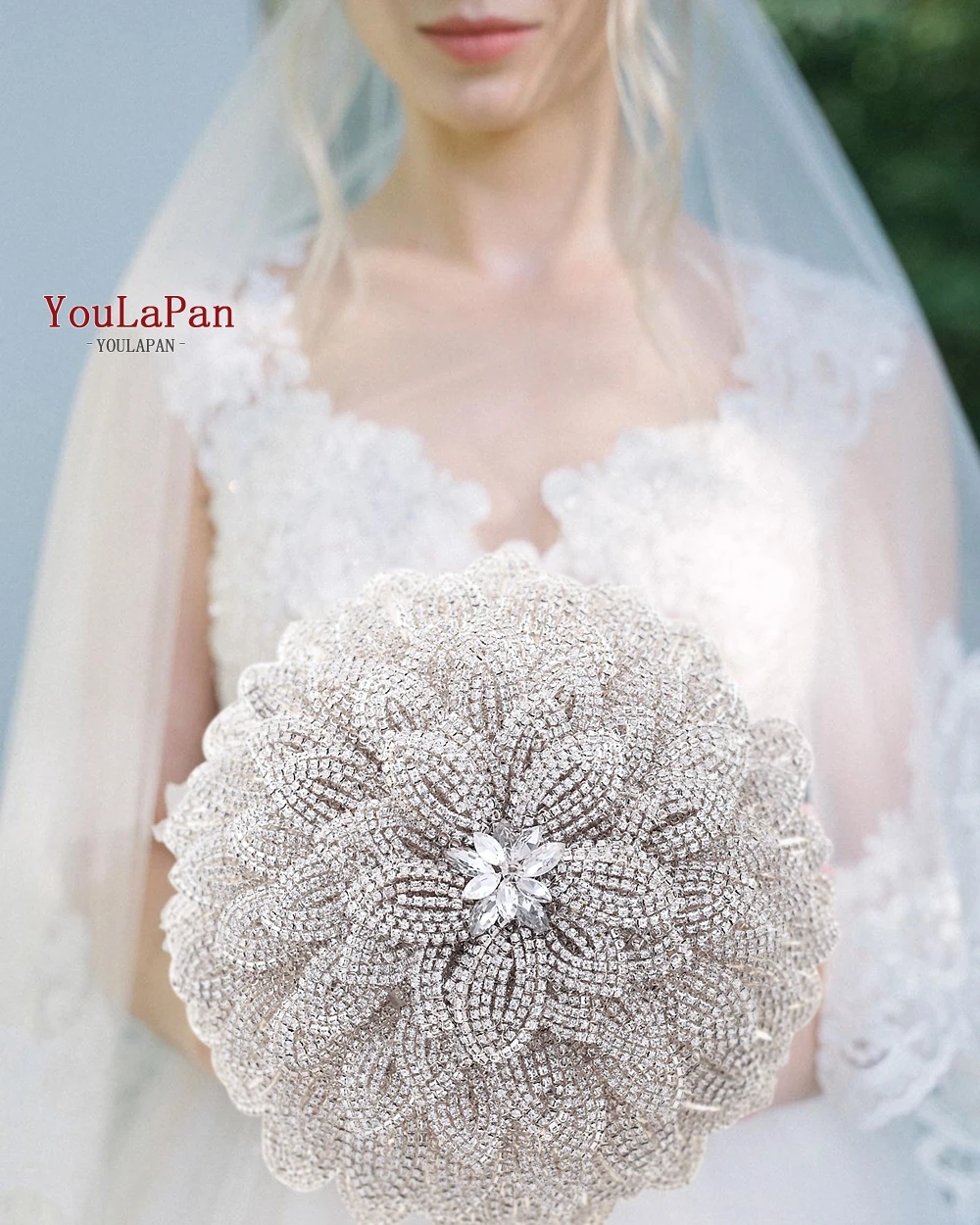 

YouLaPan Crystal Flower Bouquet Wedding Flowers Decoration Elegant Bridal Bouquet Rhinestone Luxury Crystal Bouquet HF01