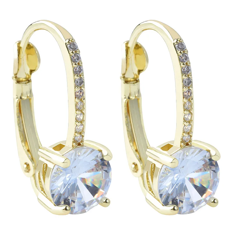 Nuovissimi orecchini con gancio per l'orecchio a quattro punte tempestati di diamanti in oro dal design di nicchia per donne alla moda e creative