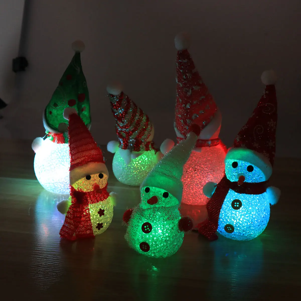 

6pcs LED Colorful Night Lights Christmas Glowing Snowman Shape Lamp LED Night Lights for Home Party Christmas Decor(Random Color